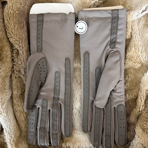 NWT Vintage Isotoner Extra-Warm Women’s Gloves Taupe Brown Easy Wear Easy Care - Picture 9 of 9
